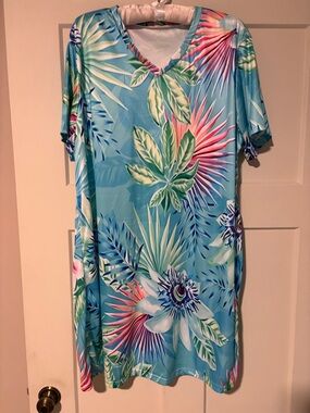 BUNDLE AND SAVE! Tropical Print V-Neck Tunic Dress in Aqua